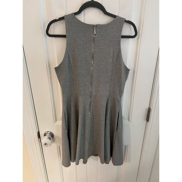 White House Black Market Gray Sleeveless Ponte Fit-And-Flare Dress‎ Sz 12 - Picture 4 of 5